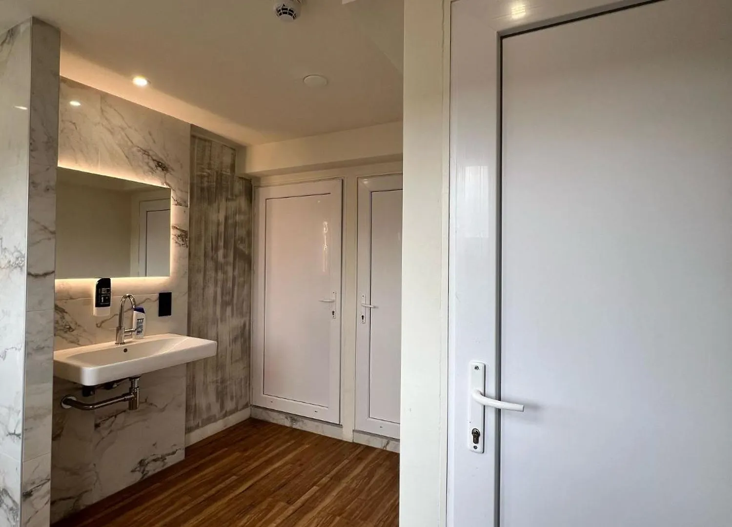 Amigo Budget Hotel Amsterdam 0*,
