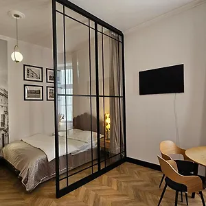 https://apartament-swiety-marcin-32.poznan-hotels.com